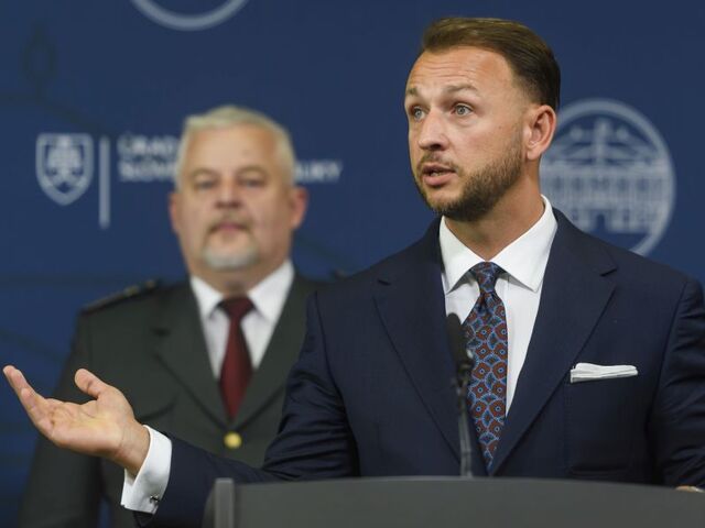 Polícia prešetruje nenávistné komentáre. Podľa Šutaja Eštoka pracujú aj s verziou, že nešlo o páchateľa osamelého vlka