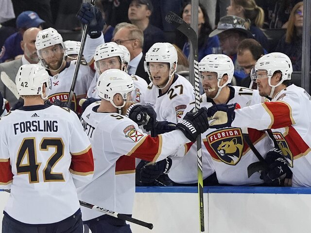 NHL: Florida nepovolila Rangers skórovať. Úspešne vstúpila do finále konferencie