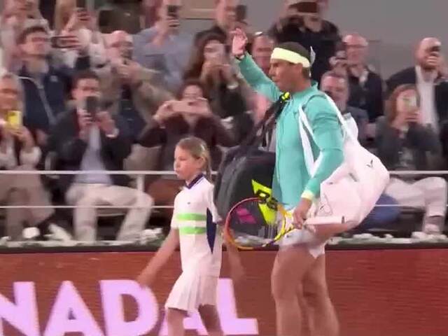 Nadal skončil v Paríži hneď v úvodnom kole. Miestny 14-násobný šampión nestačil na Zvereva