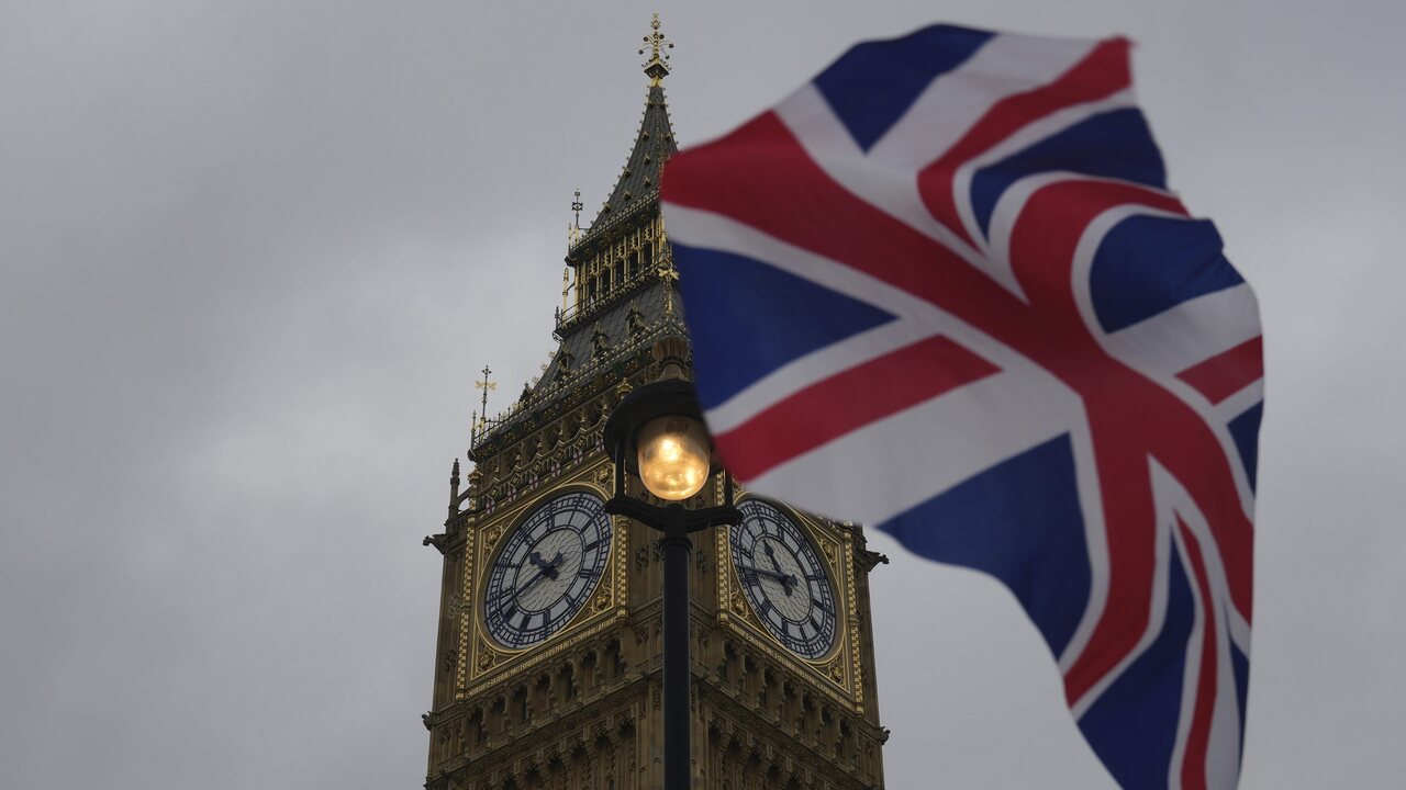 Dve minúty ticha pre hrdinov. Vo Veľkej Británii si pripomenuli pamiatku padlých vojakov v oboch svetových vojnách