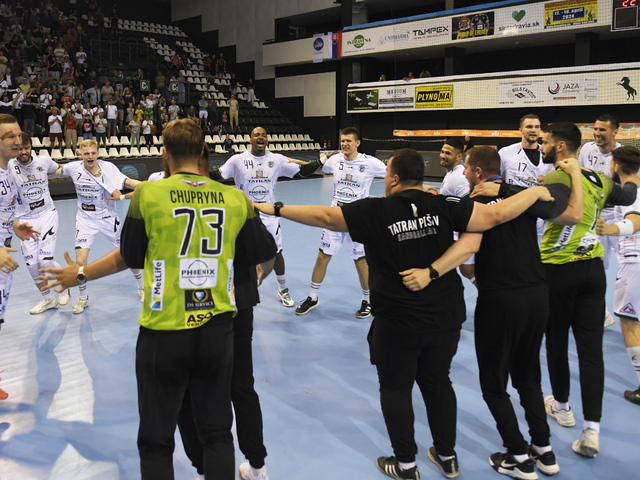 Prešovskí hádzanári získali svoj 18. titul. Považskú Bystricu zdolali v 5. finále