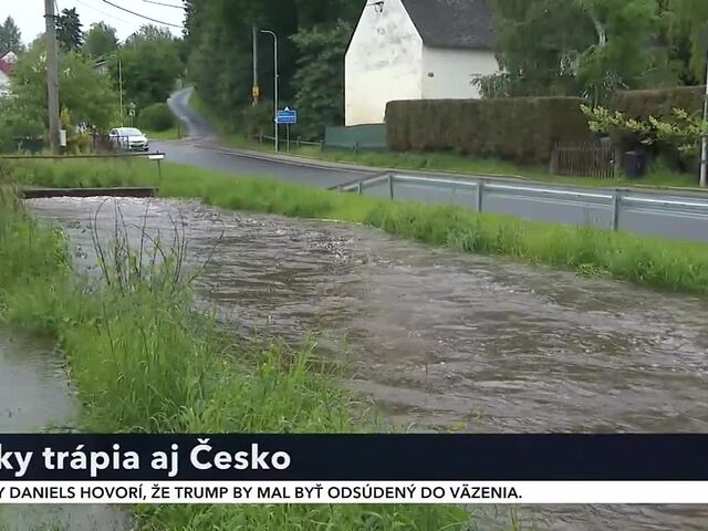 Česko čelí silným búrkam. Výstrahy platia pre celú republiku, voda prerušila dopravu na viacerých miestach