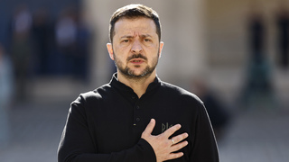 Nový líder na bojisku. Zelenskyj po nespokojných volaniach z armády vymenil elitného veliteľa