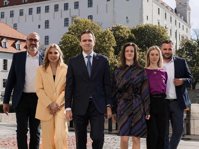Oficiálne výsledky sú tu. Zvíťazilo Progresívne Slovensko, volebná účasť je historicky najvyššia