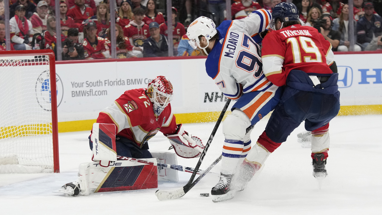 Stanley_Cup_Oilers_Panthers_Hockey405397049665.jpg
