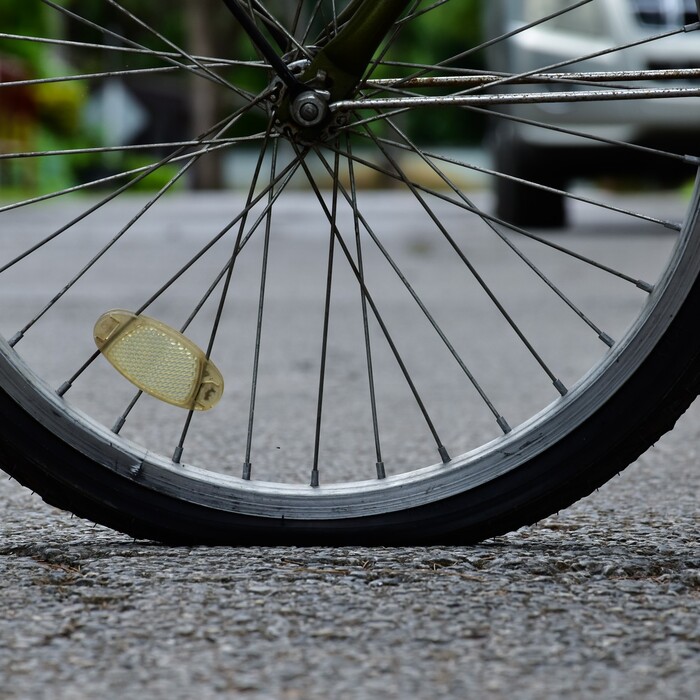 bicykel auto nehoda