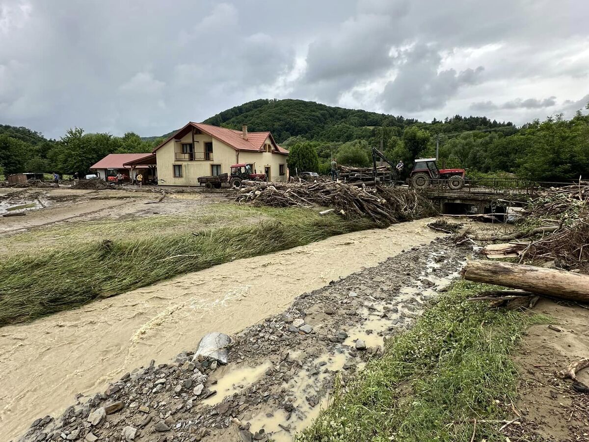 Snina prietrž mračien búrka