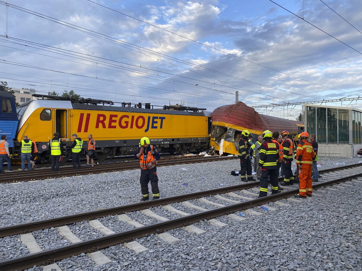 Czech_Train_Crash392372.jpg