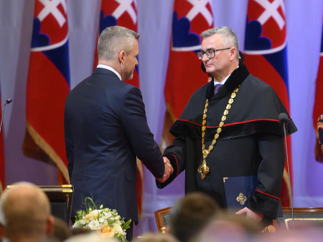 Začína sa písať história šiesteho prezidenta Slovenskej republiky. Pellegrini si prevzal kľúče od Prezidentského paláca