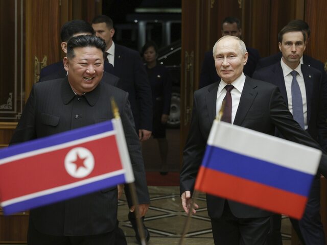 Podpísali zmluvu o strategickom partnerstve. Putin dal Kim Čong-unovi drahé dary