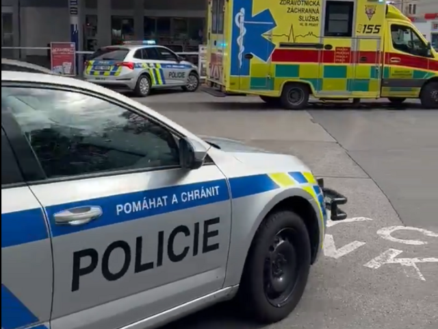 V Prahe došlo k brutálnemu napadnutiu na čerpacej stanici. Opitý muž útočil nožom, zranil šiestich ľudí