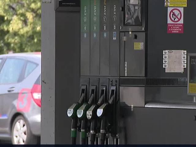 Dobrá správa pre vodičov. Ceny palív klesli, odborníci predpokladajú ďalšie znižovanie 