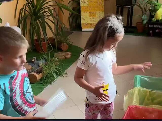 Ekologické skutky škôlkarov v Lendaku. Vážia si prírodu a separujú odpad