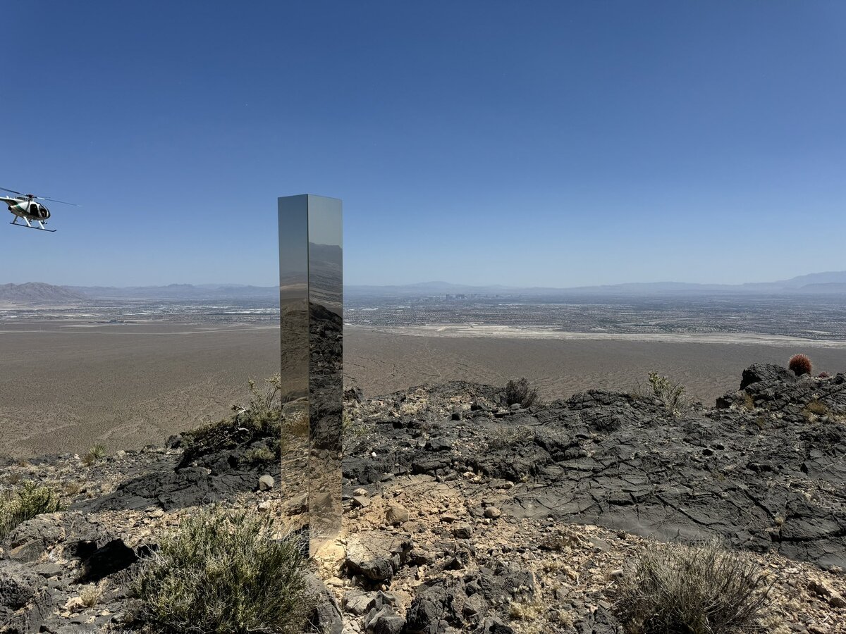 záhadný monolit v Nevade, USA