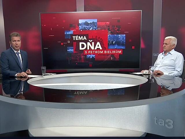 Epidémia „nebola“, útoky na zdravotníkov