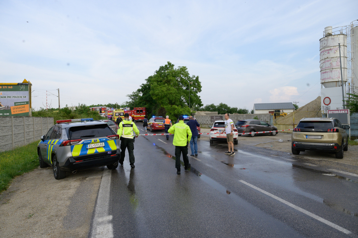 vlak autobus nehoda Nové Zámky