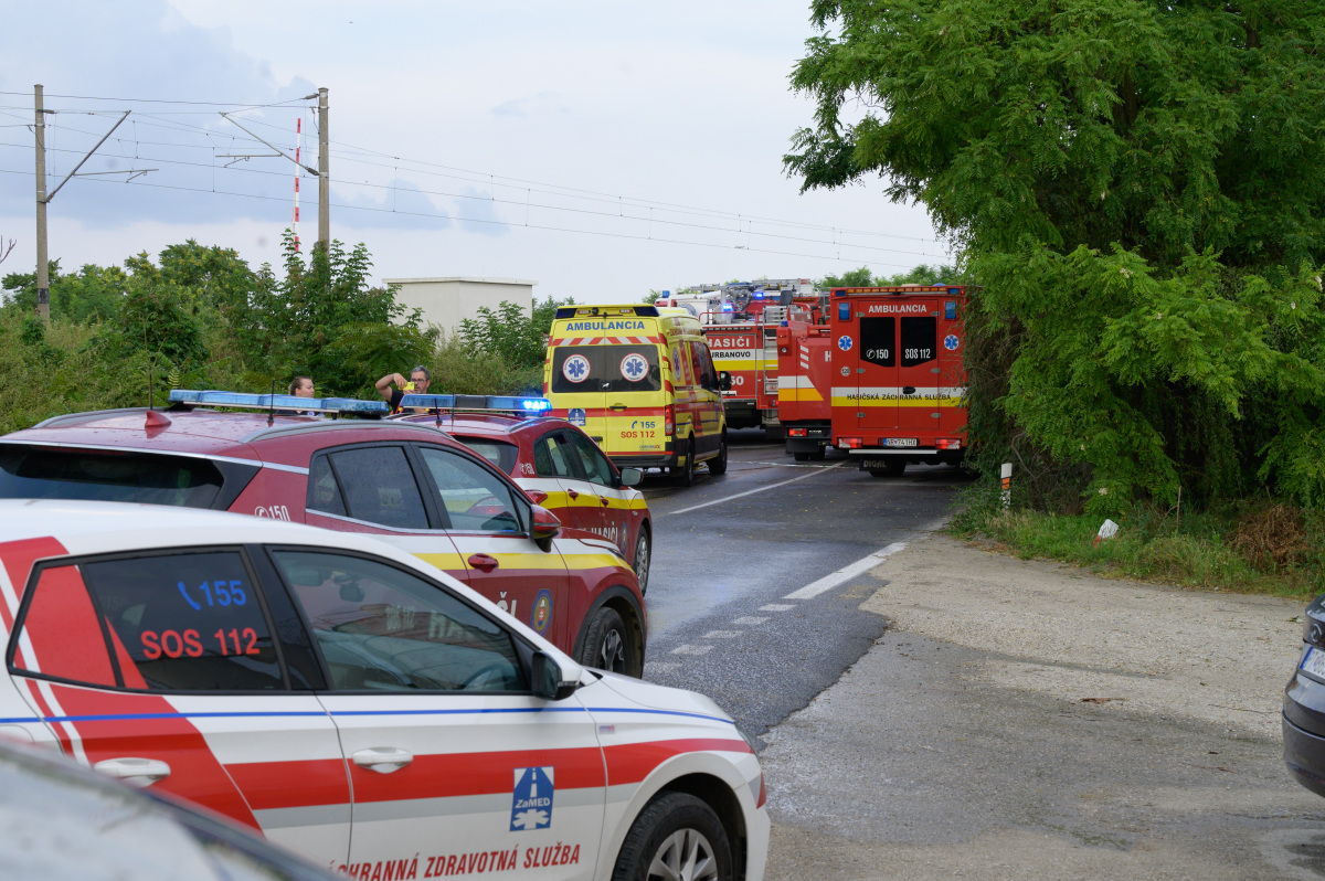 vlak autobus nehoda Nové Zámky
