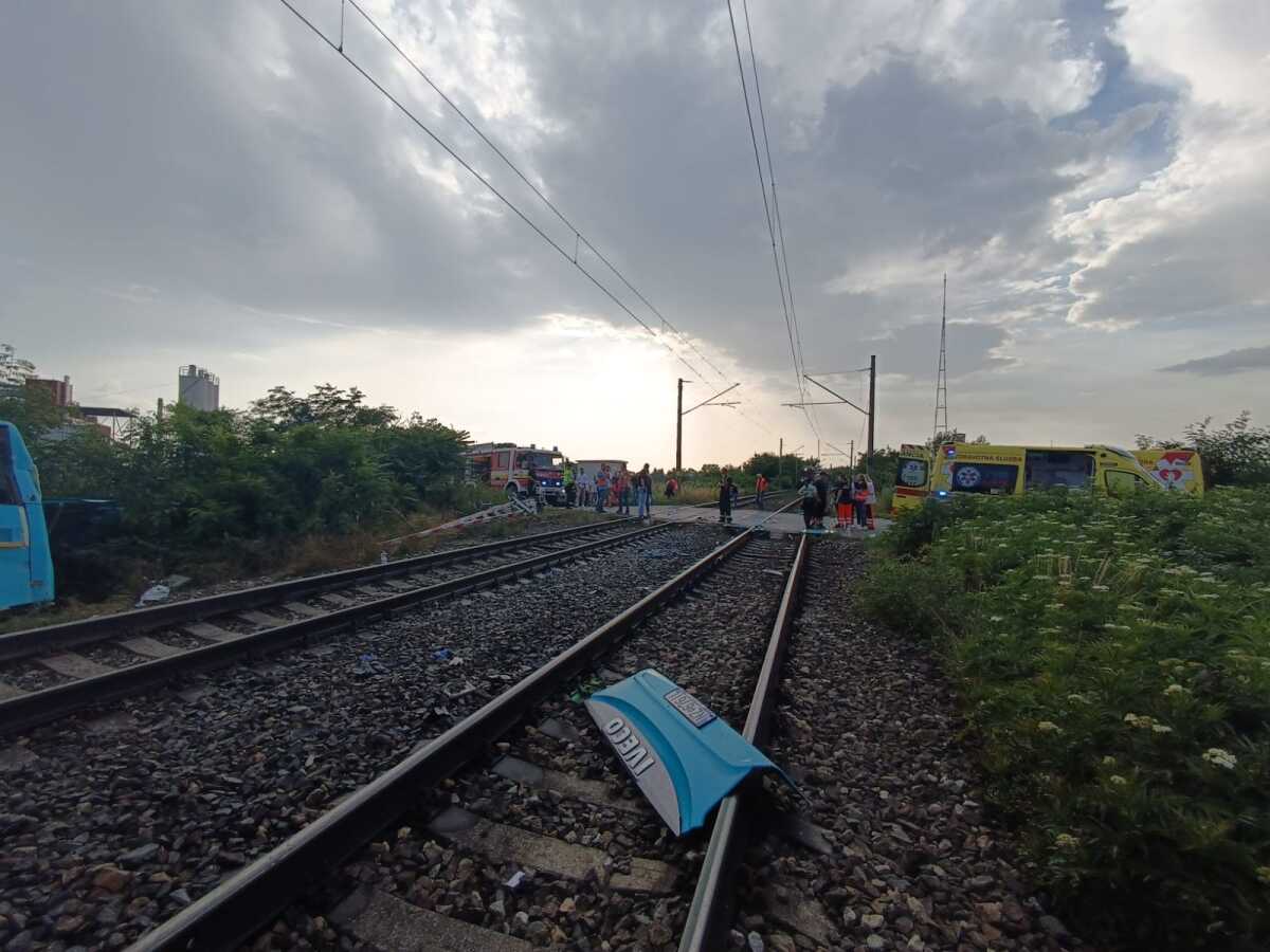 nehoda autobus vlak Nové Zámky