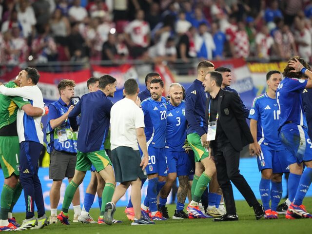 Na Eure sa začína vyraďovacia fáza. Osemfinálové zápasy sa začnú súbojom obhajcu titulu Talianska so Švajčiarskom