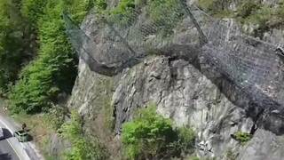 Pri Strečne začínajú zabezpečovať rizikové skalné bralá. Do zimy by mali byť práce ukončené