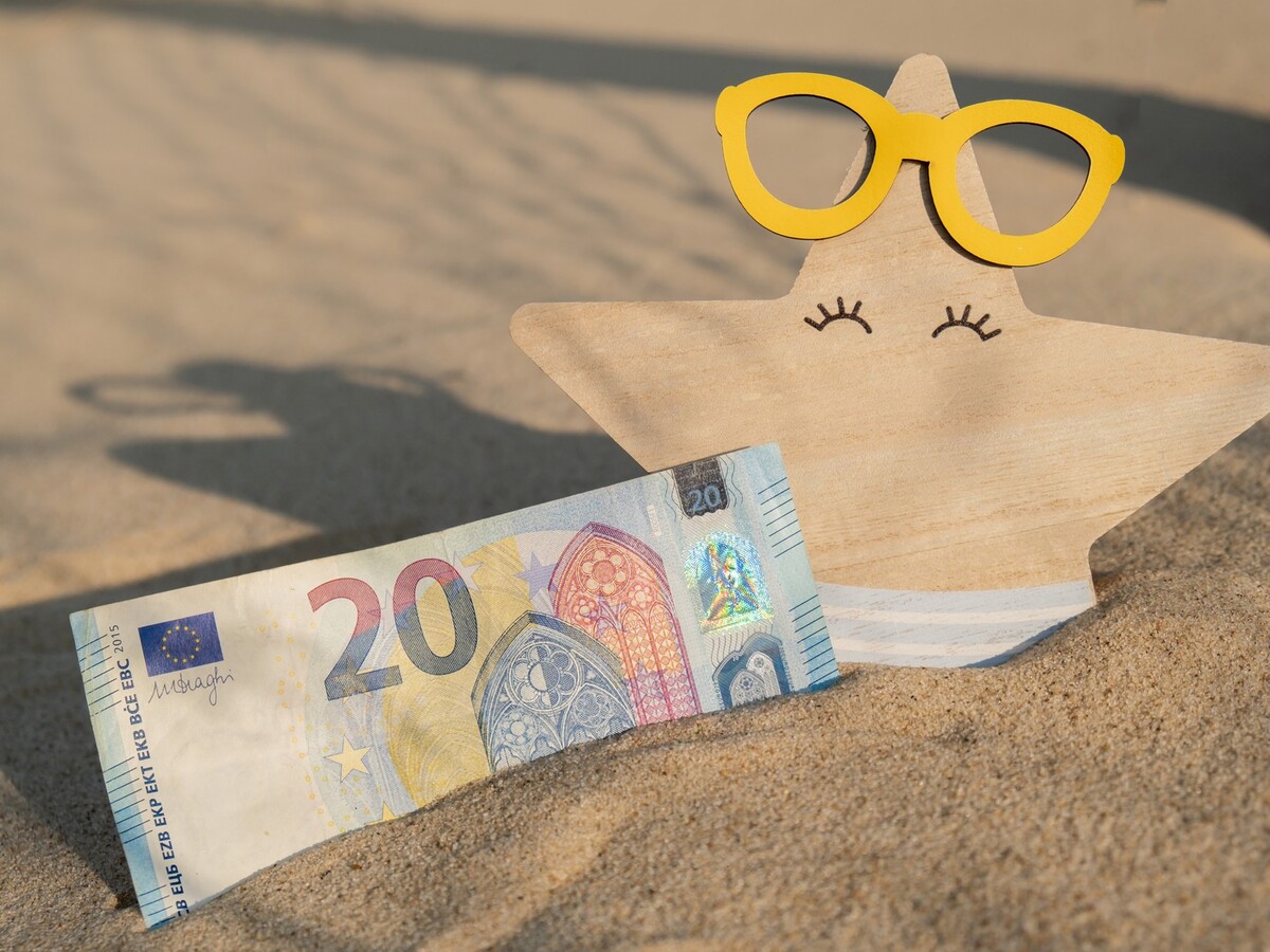dovolenka peniaze leto financie