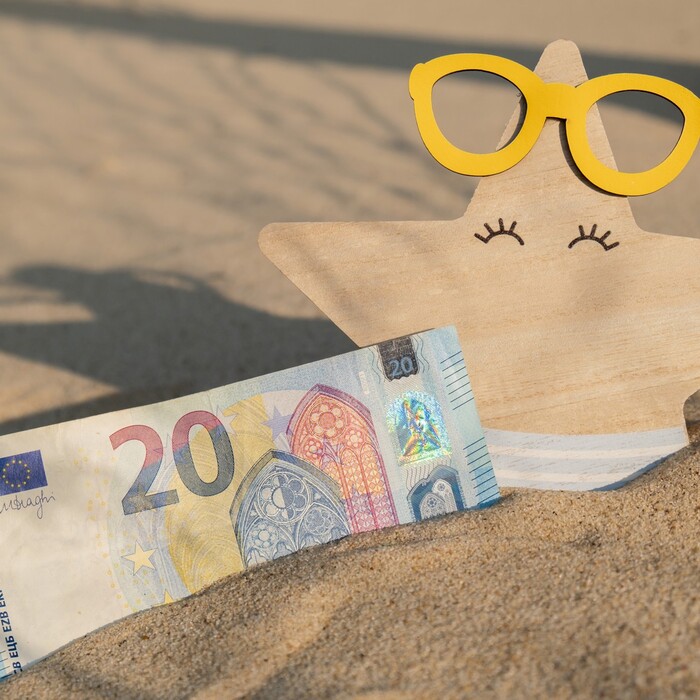 dovolenka peniaze leto financie