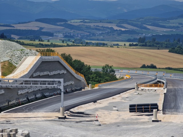 Práce na tuneli Višňové sa predĺžia. Minister Ráž oznámil nový termín otvorenia diaľničného úseku D1