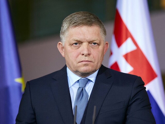 Brusel má na Slovensko ťažké srdce. Voči Ficovej vláde má päť veľkých výhrad, píše Euractiv