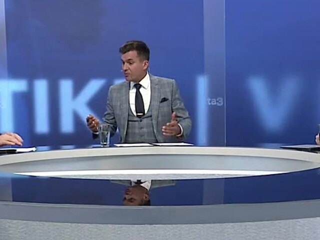Čo vám ušlo z V politike: Takáč tvrdí, že útočníka k atentátu na premiéra priviedli protesty. Spoločnosť sme nehecovali, bráni sa Stohlová