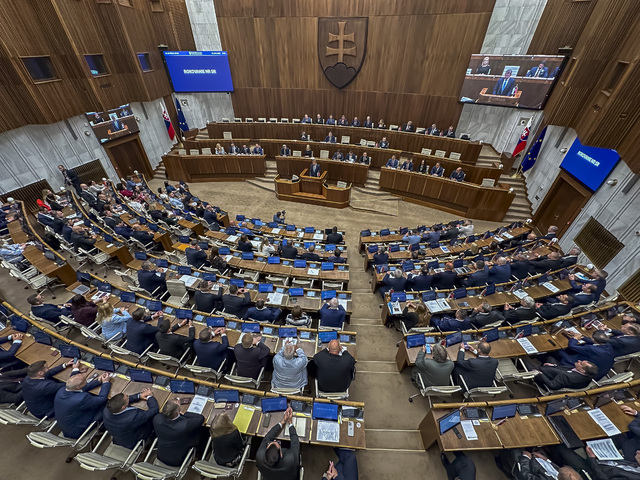 Novela Trestného zákona ide do druhého čítania. Premiér reagoval na dianie v parlamente