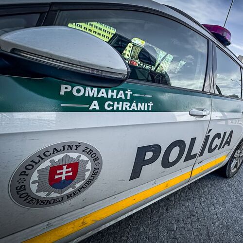 policia policajne auto