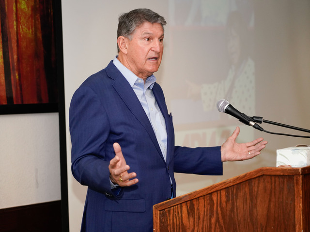 Biden chce dokončiť súčasný prezidentský mandát. Po jeho odstúpení zvažuje kandidatúru Joe Manchin
