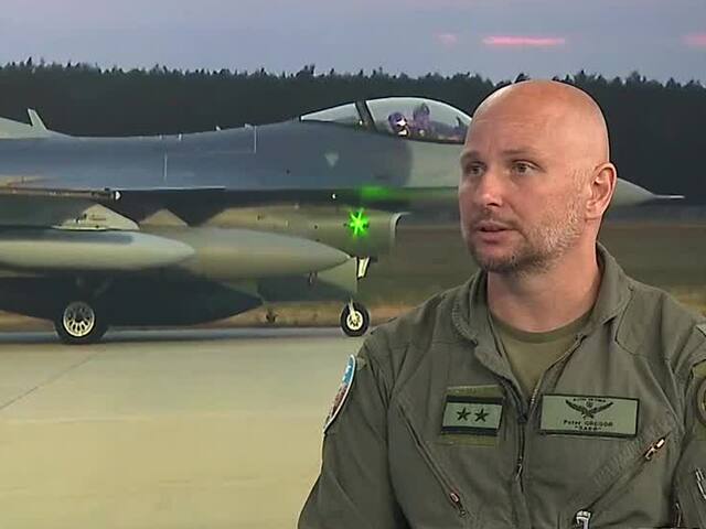 Piloti musia dokázať aj nemožné, Slovákov vycvičili v USA. Veliteľ letky F-16 opisuje, ako sa tankuje vo vzduchu