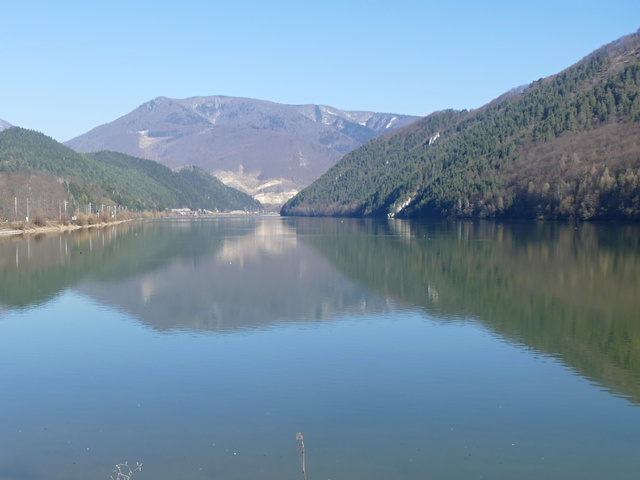 Diaľnicu áno, Korbeľku nie. Počas razenia tunela prídu o podzemnú vodu