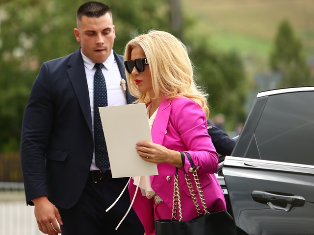 Ministerka aj štatutárka? Šimkovičová mohla porušiť zákon, zistila Nadácia zastavme korupciu 