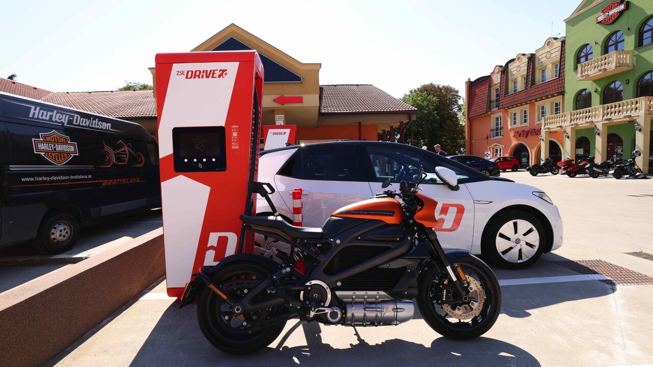 thumbnail_ZSE Drive_01.jpg