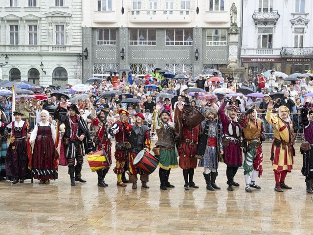 Korunovačná minulosť hlavného mesta. Do stredoveku sa vrátil aj Bratislavský hrad