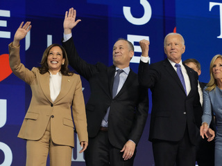 Kamala Harrisová, Doug Emhoff, Joe Biden, nominačný zraz