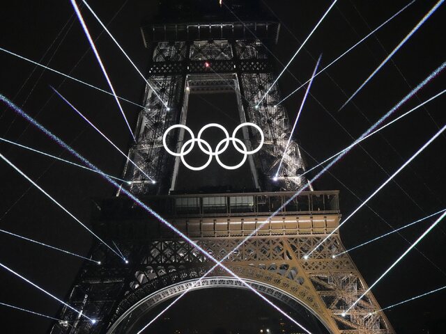 Olympijské kruhy na Eiffelovke rozdeľujú Paríž. Francúzi sa podľa starostky opäť zamilovali do mesta, jej návrh šokuje