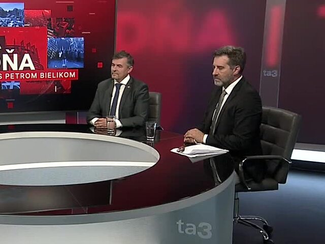 Bombový začiatok v školách a divadlách