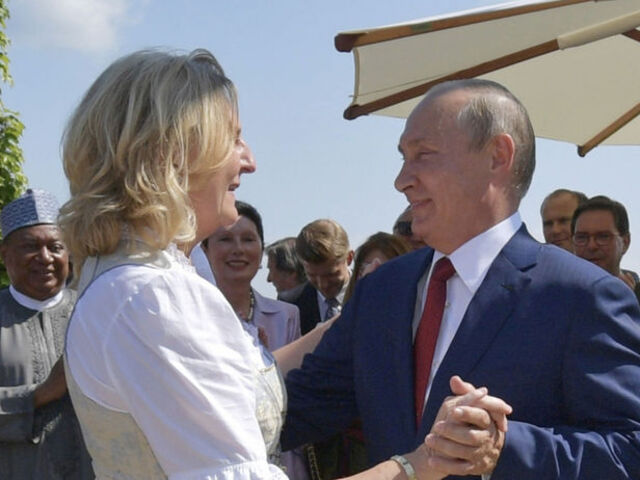 Tancovala s Putinom na svadbe, dnes ju vymenoval za ochrankyňu sibírskych tigrov. Kto je Karin Kneisslová?