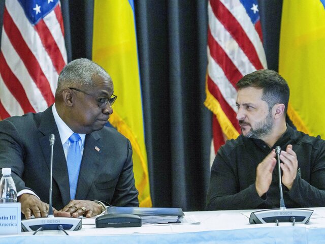 Zelenskyj dorazil na základňu Ramstein. Spojenci diskutujú o ďalšej vojenskej podpore pre Ukrajinu