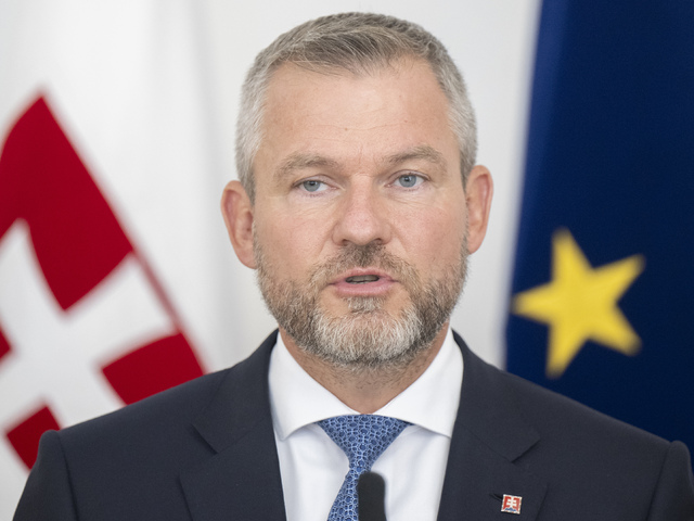 Prezident exkluzívne pre ta3: Mám pocit, že premiér stojí za všetkými ministrami, len za Dolinkovou nie