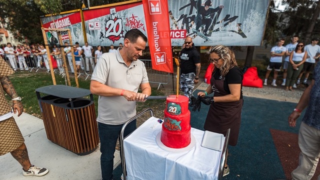 thumbnail_Generálny riaditeľ spoločnosti Kaufland Slovensko Sven Reinhard počas otvorenia  K Parku v Leviciach.jpg