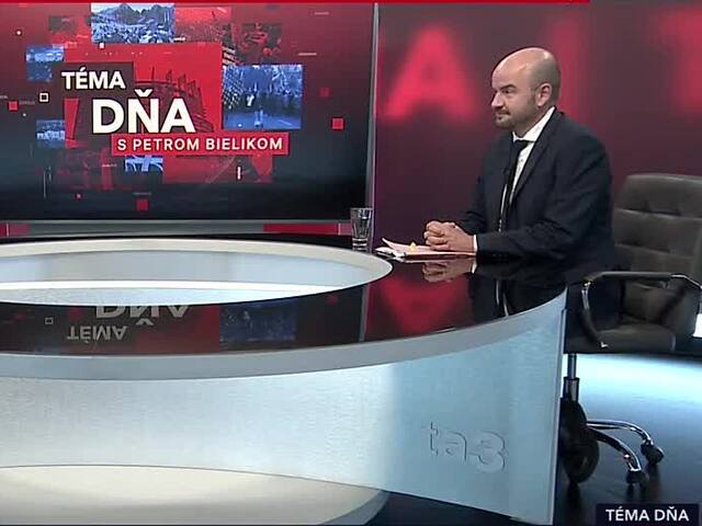 Valí sa na nás veľká voda / Parlament o M. Šimečkovi