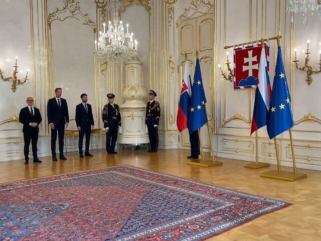 Lídri opozície sa stretli s prezidentom. Obedovali v čase odvolávania Šimečku, Pellegrini nepozval Matoviča 
