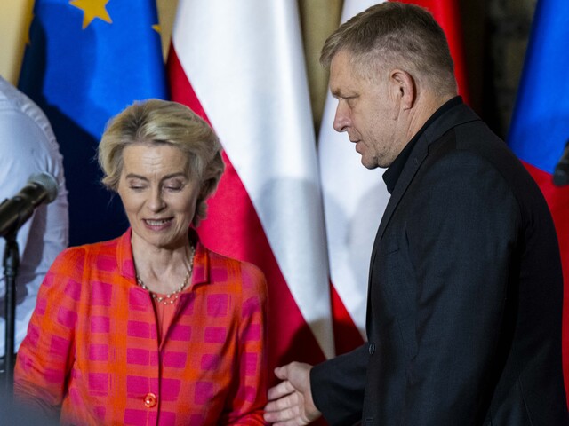 Fico mieri do Paríža riešiť jadrovú energetiku. Stretne sa aj so šéfkou eurokomisie von der Leyenovou