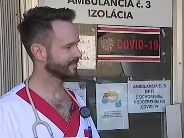 Covid je opäť na vzostupe. Chorých pribúda a máme aj nový variant