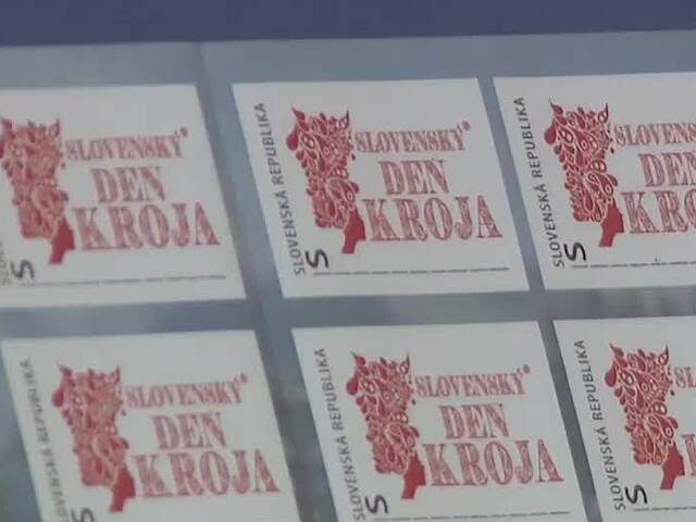 Slovenská pošta odhalila dizajn nových známok. Nájdete na nich motívy krojov