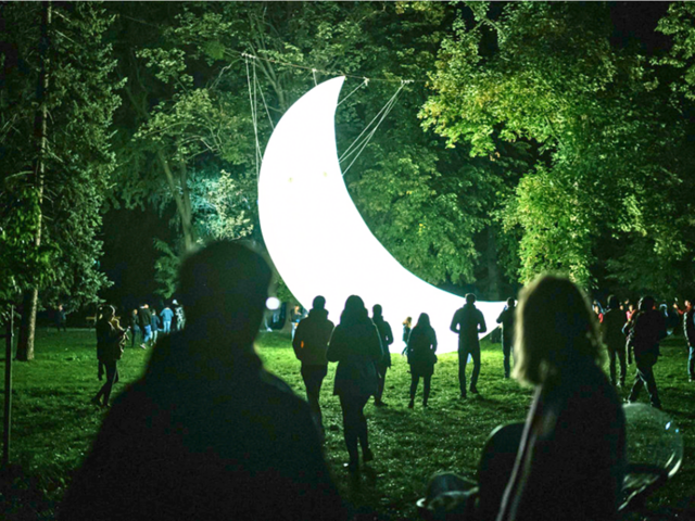 Inštalácia Bielej noci zasiahne nové lokality, vrátane DoubleTree by Hilton Bratislava